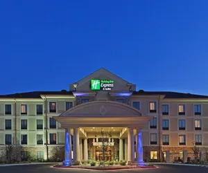 Photo 2 - Holiday Inn Express Hotel & Suites POTEAU, an IHG Hotel