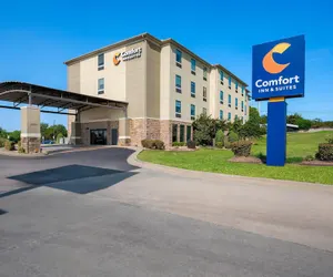 Photo 2 - Comfort Inn & Suites Fort Smith I-540