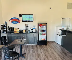 Photo 4 - Baymont by Wyndham Bakersfield