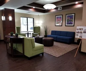 Photo 4 - Comfort Suites Little Rock West