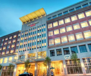 Photo 2 - Courtyard by Marriott Greenville Downtown