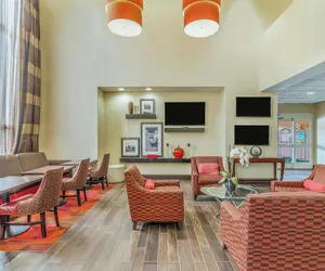 Photo 4 - Hampton Inn & Suites Detroit / Airport - Romulus
