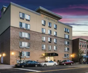 Photo 2 - La Quinta Inn & Suites by Wyndham Brooklyn Downtown