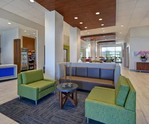 Photo 5 - Holiday Inn Express And Suites Galveston Beach by IHG
