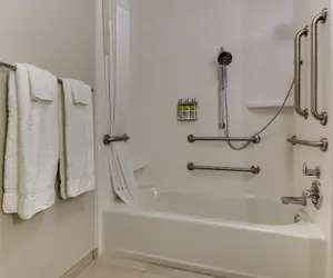 Photo 5 - Holiday Inn Express & Suites Nashville Metrocenter Downtown by IHG