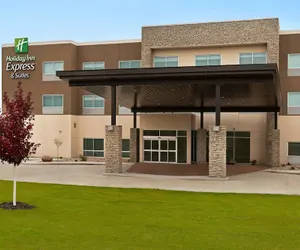 Photo 2 - Holiday Inn Express & Suites Beaver Dam, an IHG Hotel