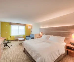 Photo 4 - Holiday Inn Express & Suites Remington by IHG