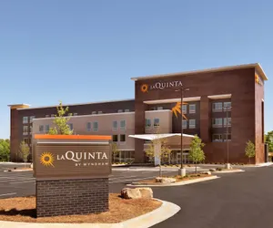 Photo 2 - La Quinta Inn & Suites by Wyndham Braselton