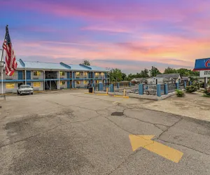 Photo 2 - Motel 6 Branson, MO