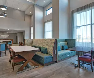 Photo 3 - Hampton Inn & Suites Middleburg