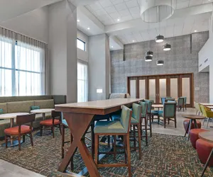 Photo 4 - Hampton Inn & Suites Middleburg