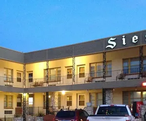 Photo 2 - Siesta Motel