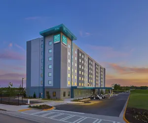 Photo 2 - AC Hotel by Marriott Atlanta Airport Gateway