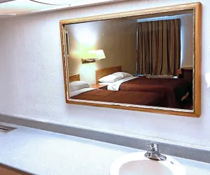 Photo 4 - Thunderbird Motel Hillsboro