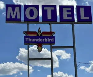 Photo 2 - Thunderbird Motel Hillsboro