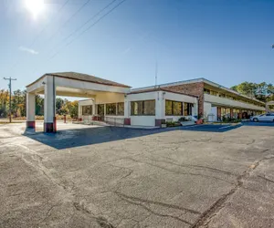 Photo 2 - Travelers Inn By OYO, Templeton VA