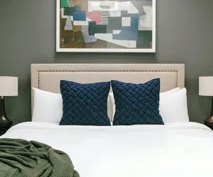 Photo 5 - Sonder by Marriott Bonvoy Greektown Apartments