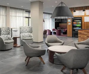 Photo 5 - Courtyard by Marriott Portland East