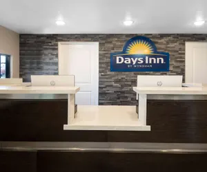 Photo 4 - Days Inn by Wyndham Galt/Elk Grove South