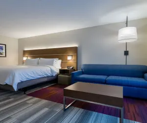 Photo 5 - Holiday Inn Express & Suites Marion by IHG