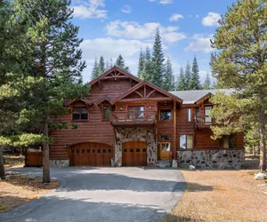 Photo 2 - Bear Meadows Lodge - Hot Tub - Tahoe Donner 6 Bedroom Home by RedAwning