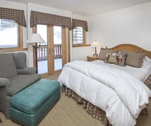 Photo 5 - Meadows Townhome