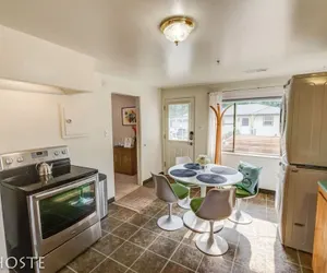 Photo 2 - 1 Br70's Inspired Comfy Condoclose to Broadmoor