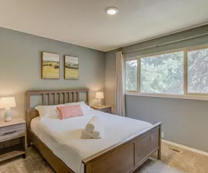 Photo 5 - 4BR Mountain Getaway Pikes Peak, Dog-friendly!