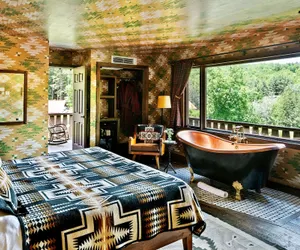 Photo 5 - Urban Cowboy Lodge