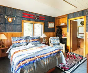 Photo 2 - Urban Cowboy Lodge