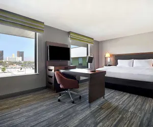 Photo 3 - Hampton Inn & Suites Las Vegas Convention Center - No Resort Fee