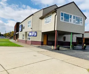 Photo 2 - Motor City Inn & Suites