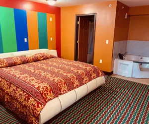 Photo 4 - Motor City Inn & Suites