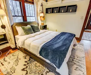 Photo 5 - 4BR Dog Friendly Mtn Retreat With Gym!
