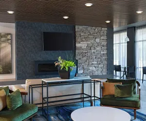 Photo 4 - Fairfield Inn & Suites by Marriott St. Louis Downtown