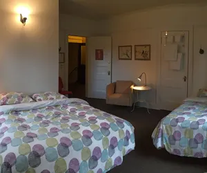 Photo 5 - Portland International Guesthouse