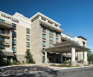 Photo 2 - Courtyard by Marriott Hilton Head Island