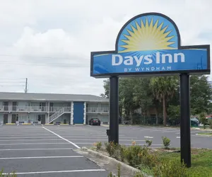 Photo 2 - Days Inn by Wyndham Apopka/Orlando