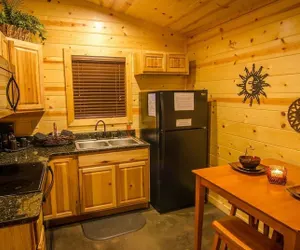 Photo 4 - Sunsettin Cabin With Fireplace, Free Wifi, and Parking Onsite by Redawning