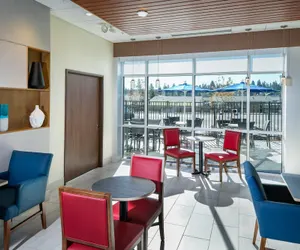 Photo 5 - Holiday Inn Express & Suites Bend South by IHG