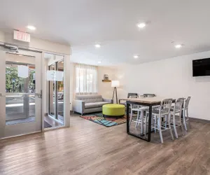 Photo 4 - WoodSpring Suites Doral Miami Airport