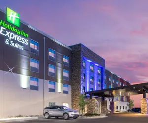 Photo 2 - Holiday Inn Express And Suites Colorado Springs South I-25, an IHG Hotel