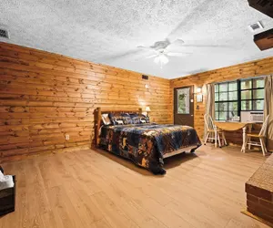 Photo 3 - The Cascades Inn
