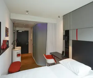 Photo 4 - citizenM Washington DC Capitol