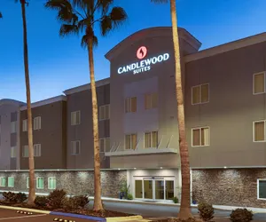 Photo 2 - Candlewood Suites Safety Harbor - Clearwater NE, an IHG Hotel