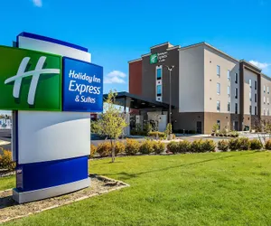 Photo 2 - Holiday Inn Express & Suites Tulsa East - Catoosa, an IHG Hotel