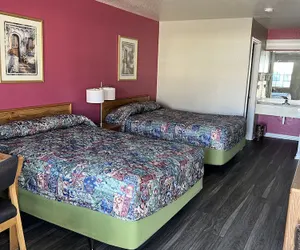 Photo 4 - Country Inn Motel