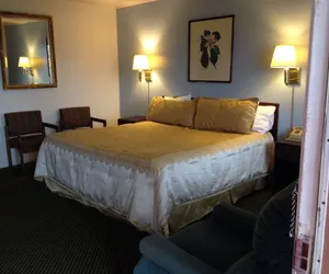 Photo 2 - Village Inn