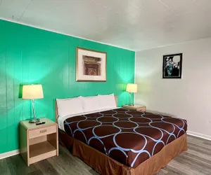 Photo 3 - Village Inn