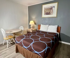 Photo 4 - Village Inn